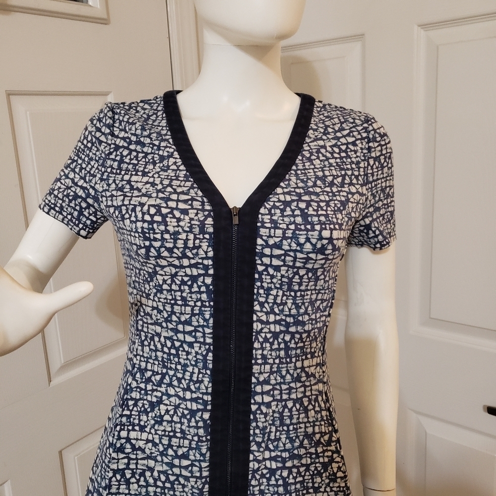 Tory Burch Geometric-Print Zip-Front Ponte Dress. - Picture 3 of 9